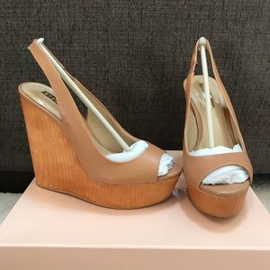 BCBGeneration Haven Wedges size 6